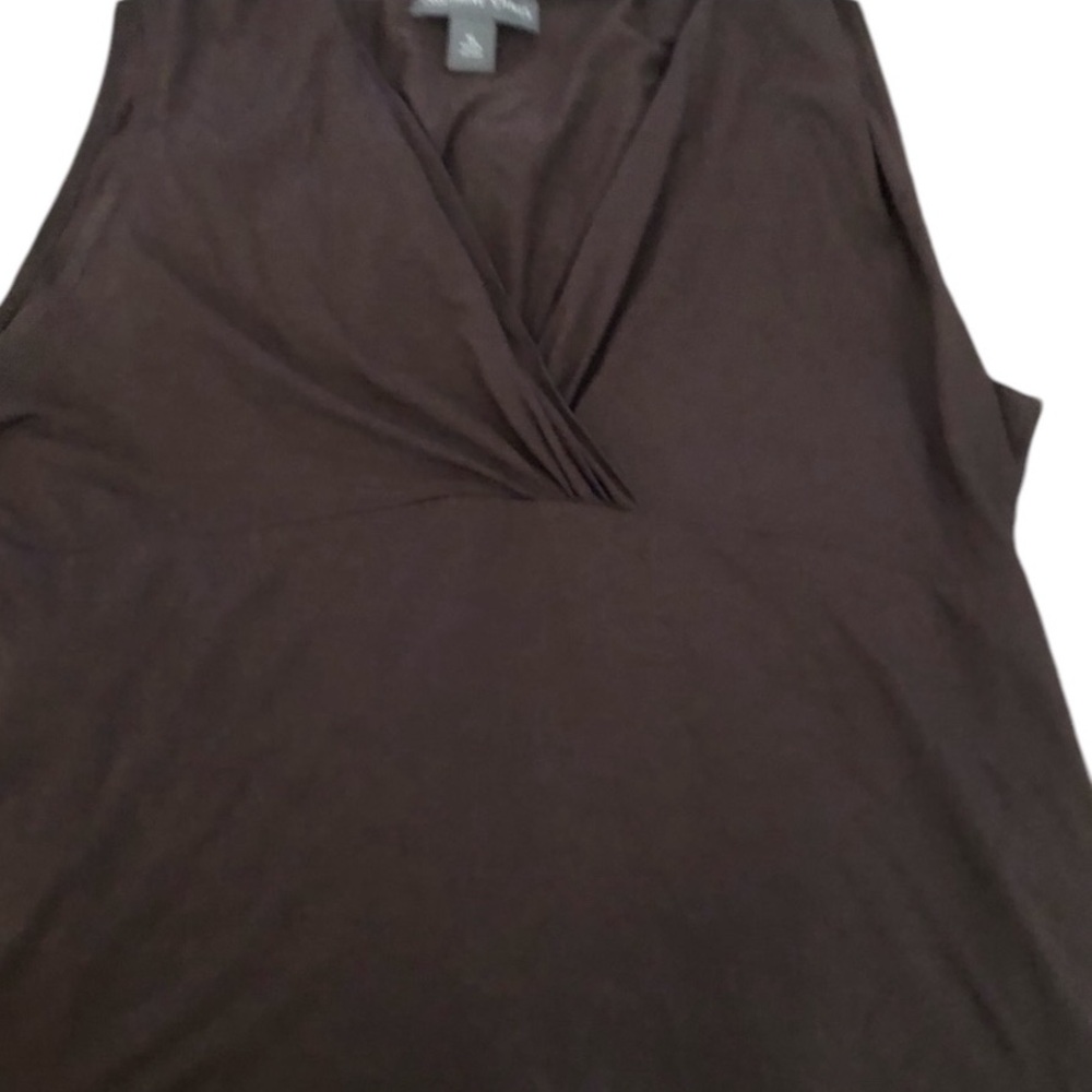 Josephine Chaus size X- Large brown sleeveless  v-neck with stretch